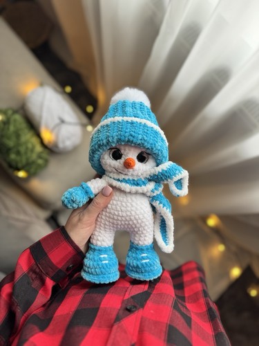 Handgehäkelter schneemann - handgehäkelter,